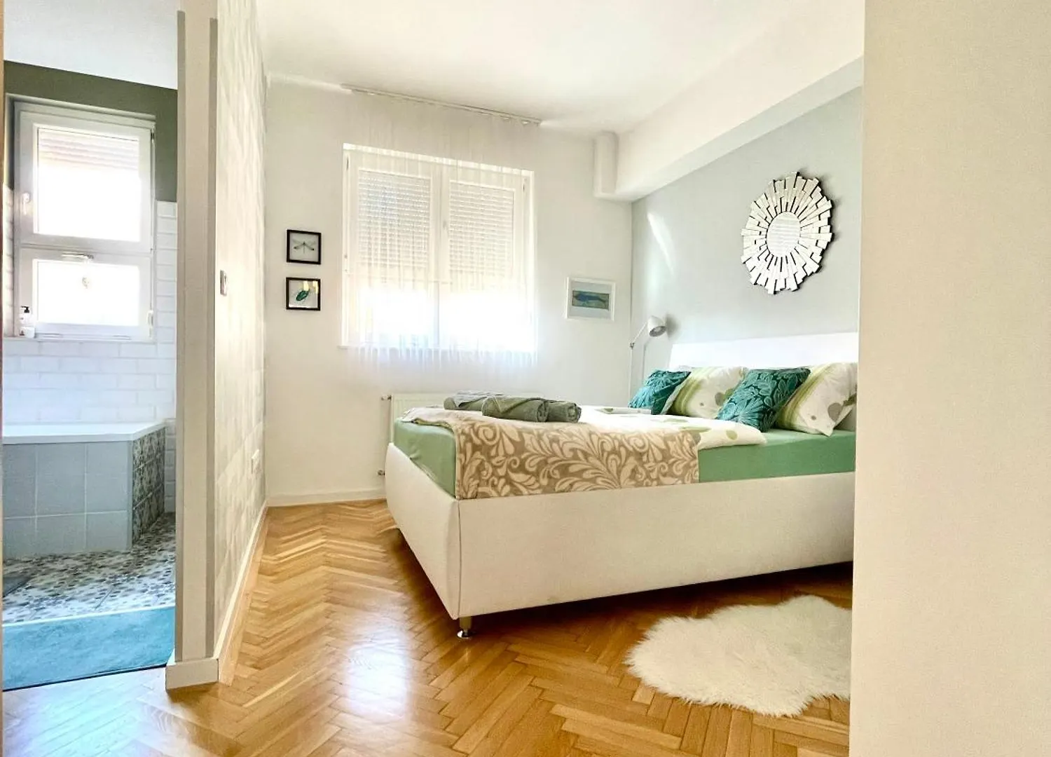 Mint Pearl Apartment 3 Rooms 2 Bathrooms At Kalvin Square Budapest Hungría