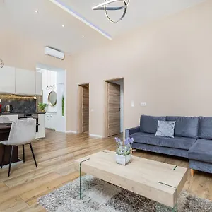Apartamento Csengery Deluxe With Balcony, Budapest