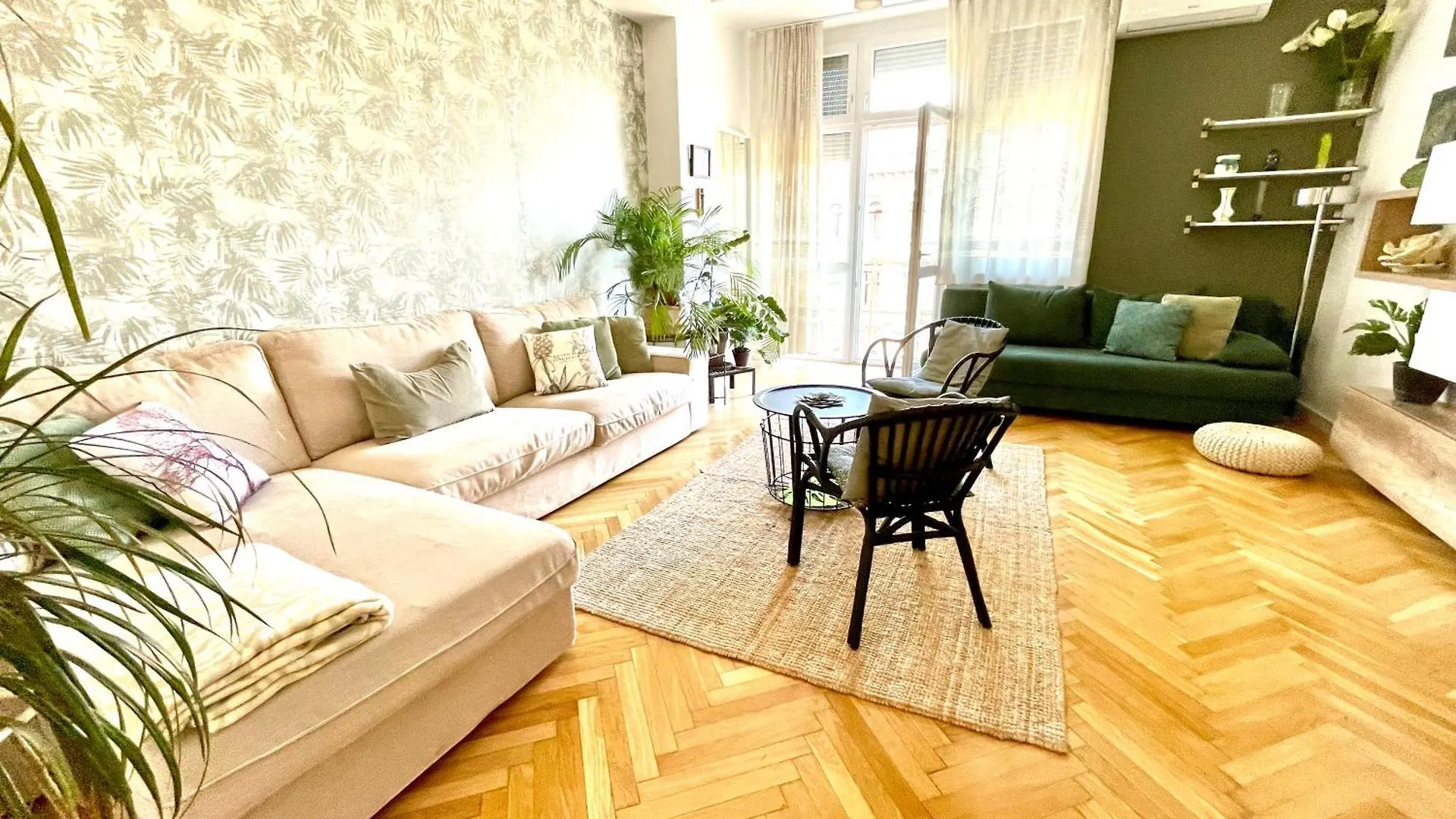 Mint Pearl Apartment 3 Rooms 2 Bathrooms At Kalvin Square Βουδαπέστη Ουγγαρία
