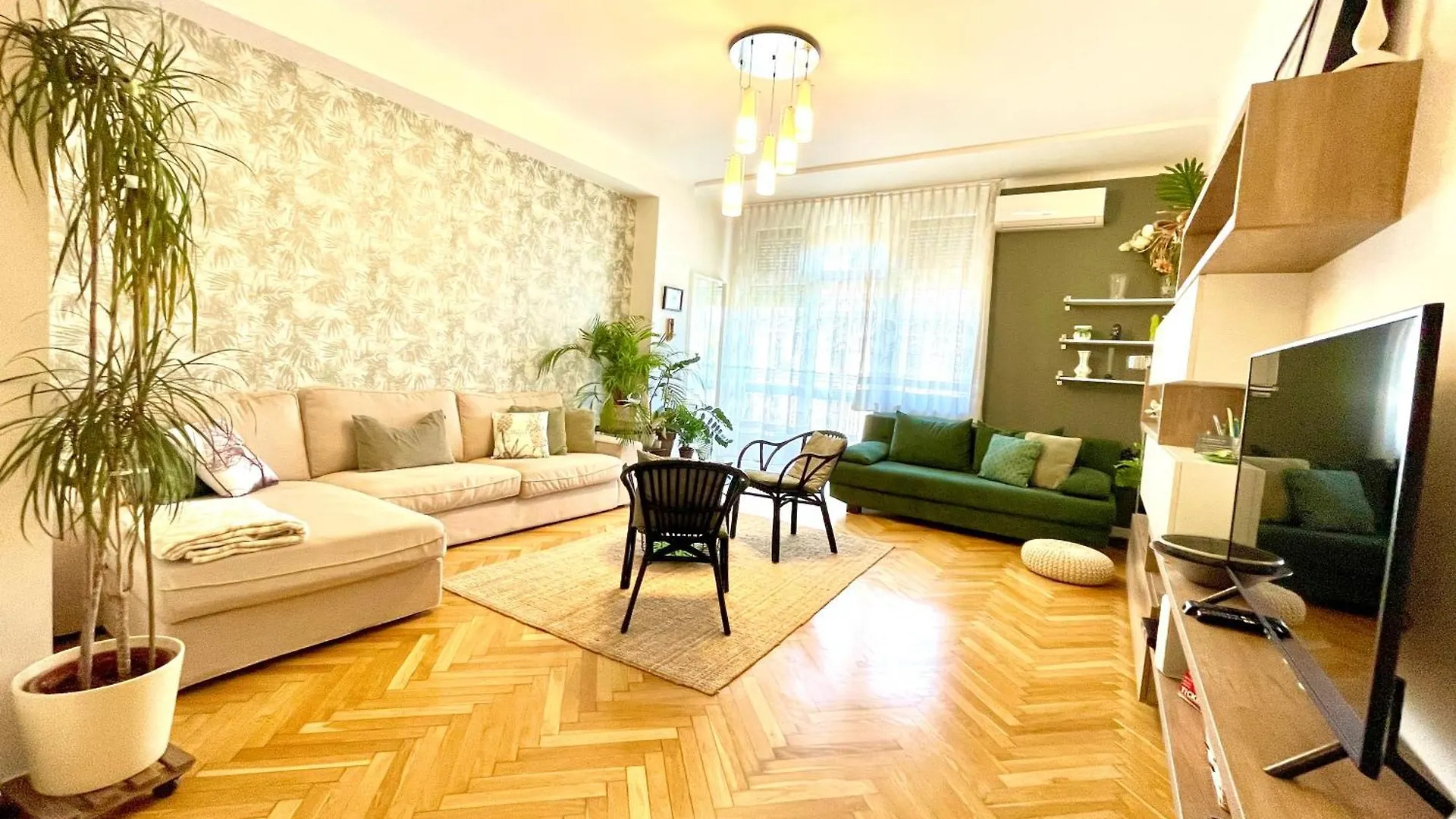 Mint Pearl Apartment 3 Rooms 2 Bathrooms At Kalvin Square Budapest Hungary