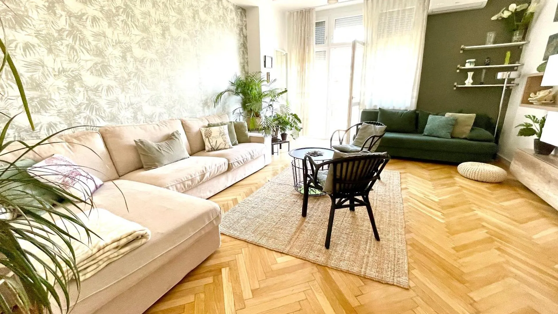 Mint Pearl Apartment 3 Rooms 2 Bathrooms At Kalvin Square Βουδαπέστη